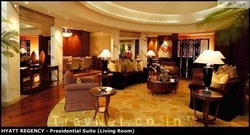 CA Presidential Suite - Living Room